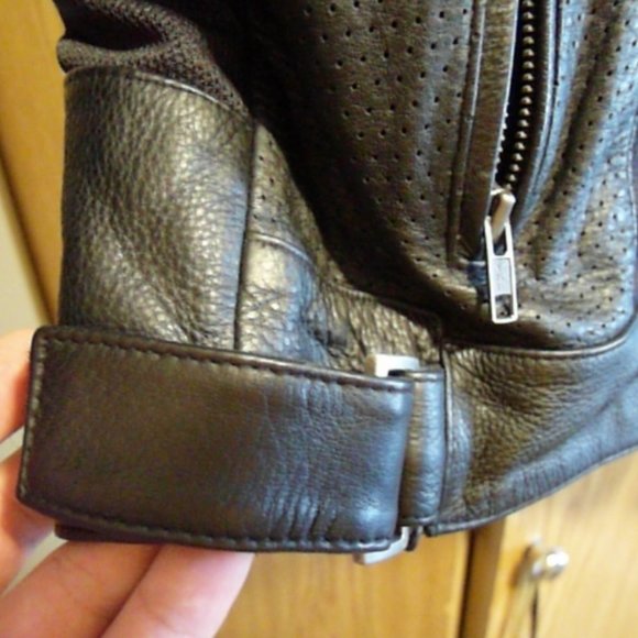 Honda motorcycle leather jacket. - Picture 6 of 16